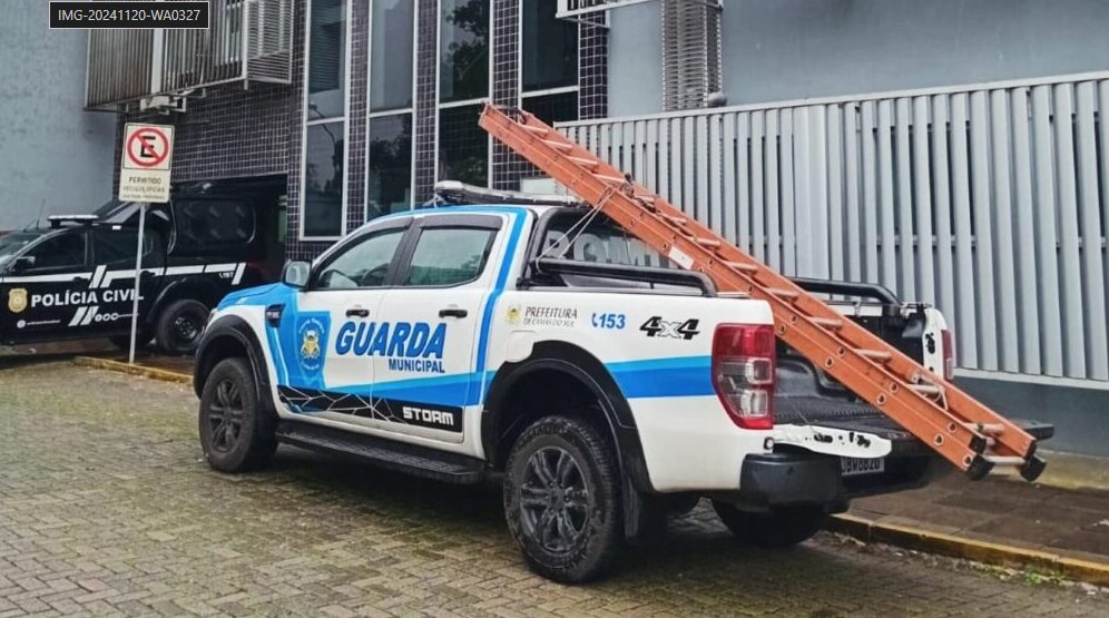 Guarda Municipal flagra dupla suspeita de furtar cabos elétricos em Caxias do Sul 1 Studio Notícias | Studio TV Guarda Municipal flagra dupla suspeita de furtar cabos elétricos em Caxias do Sul