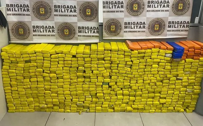 Polícia apreende mais de uma tonelada de maconha em Porto Alegre e Região Metropolitana 1 Studio Notícias | Studio TV Polícia apreende mais de uma tonelada de maconha em Porto Alegre e Região Metropolitana