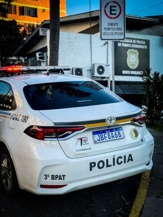 Homem é preso pela Brigada Militar após roubo a joalheria em Bento Gonçalves 1 Studio Notícias | Studio TV Homem é preso pela Brigada Militar após roubo a joalheria em Bento Gonçalves