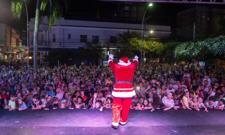 Studio Notícias | Studio TV Natal de Prata 2024 encanta com espetáculo mágico na Praça da Bandeira