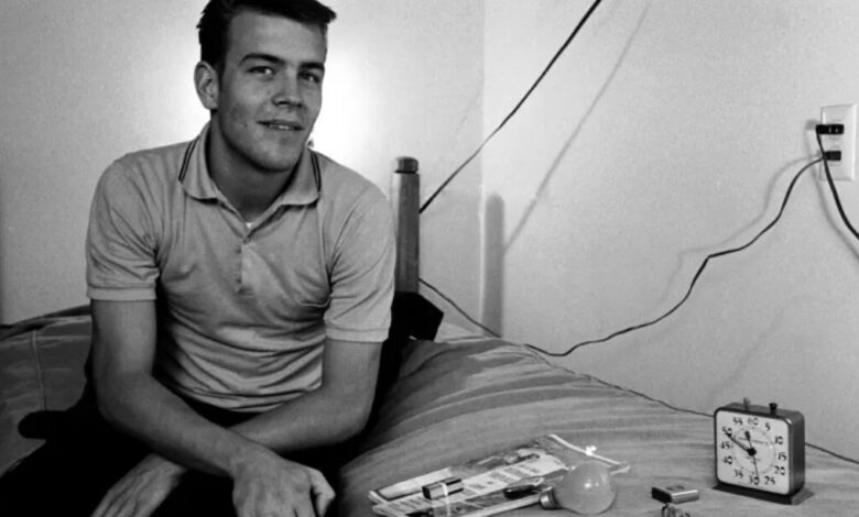 Studio Notícias | Studio TV Randy Gardner, o homem ficou sem dormir 264 horas e os impactos em sua vida