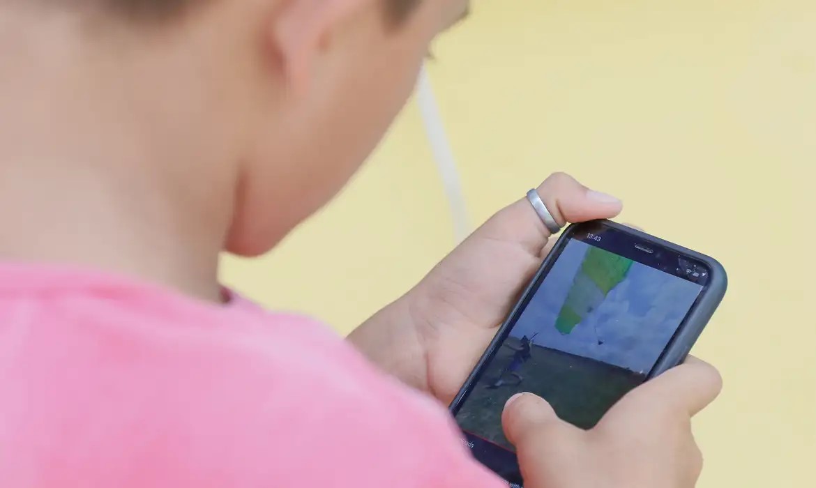 Senado aprova projeto para restringir uso de celular em escolas 1 Studio Notícias | Studio TV Senado aprova projeto para restringir uso de celular em escolas