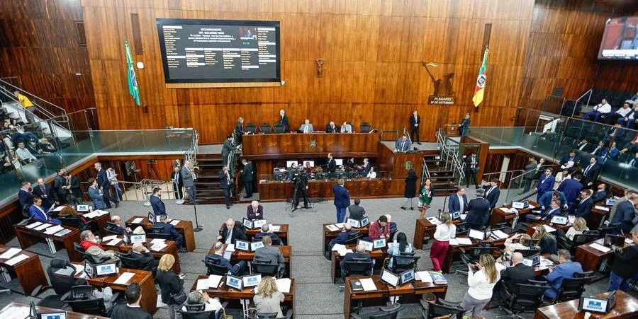 Assembleia do RS aprova aumento salarial de 5,35% para servidores de diversos órgãos 1 Studio Notícias | Studio TV Assembleia do RS aprova aumento salarial de 5,35% para servidores de diversos órgãos