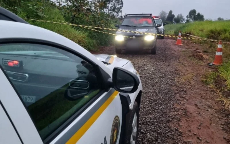 Homem é encontrado morto a tiros dentro de carro em São Sebastião do Caí 1 Studio Notícias | Studio TV Homem é encontrado morto a tiros dentro de carro em São Sebastião do Caí