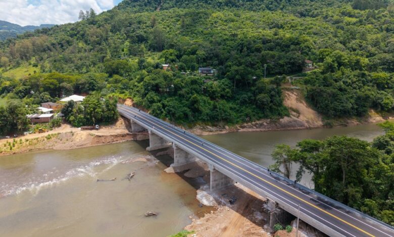 Studio Notícias | Studio TV Nova ponte na BR-116 é inaugurada com dois meses de antecedência