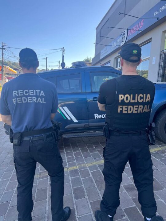 PF e Receita Federal combatem comércio ilegal de eletrônicos no RS; mandatos são cumpridos em Serafina Corrêa 1 Studio Notícias | Studio TV PF e Receita Federal combatem comércio ilegal de eletrônicos no RS; mandatos são cumpridos em Serafina Corrêa