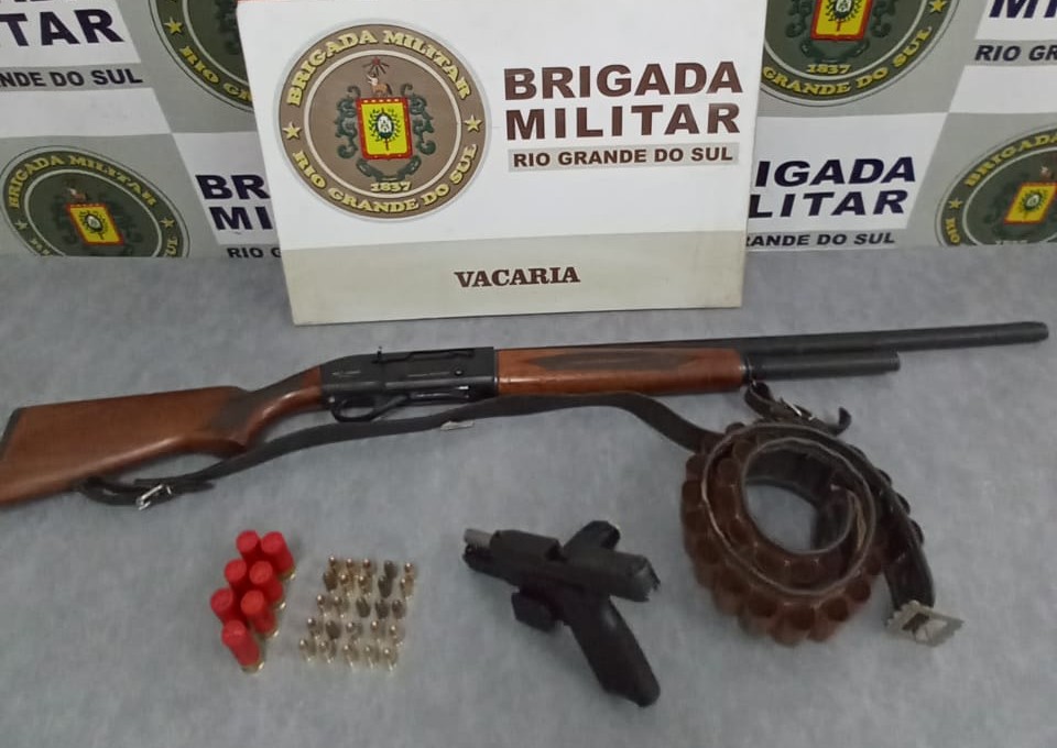Homem é preso por porte ilegal de armas em Muitos Capões 1 Studio Notícias | Studio TV Homem é preso por porte ilegal de armas em Muitos Capões