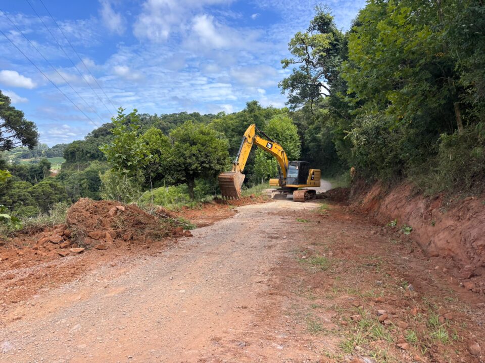 Obra de pavimentação asfáltica de 2,4 km é iniciada na comunidade São Marcos em Fagundes Varela 1 Studio Notícias | Studio TV Obra de pavimentação asfáltica de 2,4 km é iniciada na comunidade São Marcos em Fagundes Varela