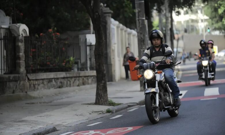 Studio Notícias | Studio TV Prefeitura de SP não autoriza 99 a transportar passageiros em motos