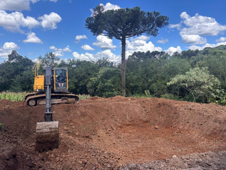 Secretaria de Agropecuária e Emater implantam projeto de Bio Esterqueira em Fagundes Varela 1 Studio Notícias | Studio TV Secretaria de Agropecuária e Emater implantam projeto de Bio Esterqueira em Fagundes Varela