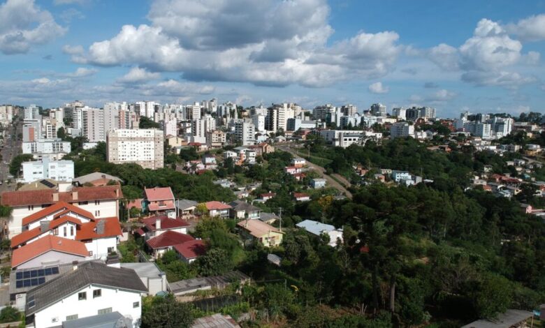 Studio Notícias | Studio TV Clima de sexta promete sol entre nuvens e calor leve em parte do RS