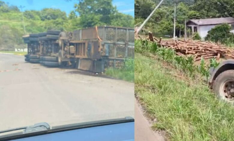 Studio Notícias | Studio TV Carreta tomba em Nova Araçá e causa lentidão no trânsito