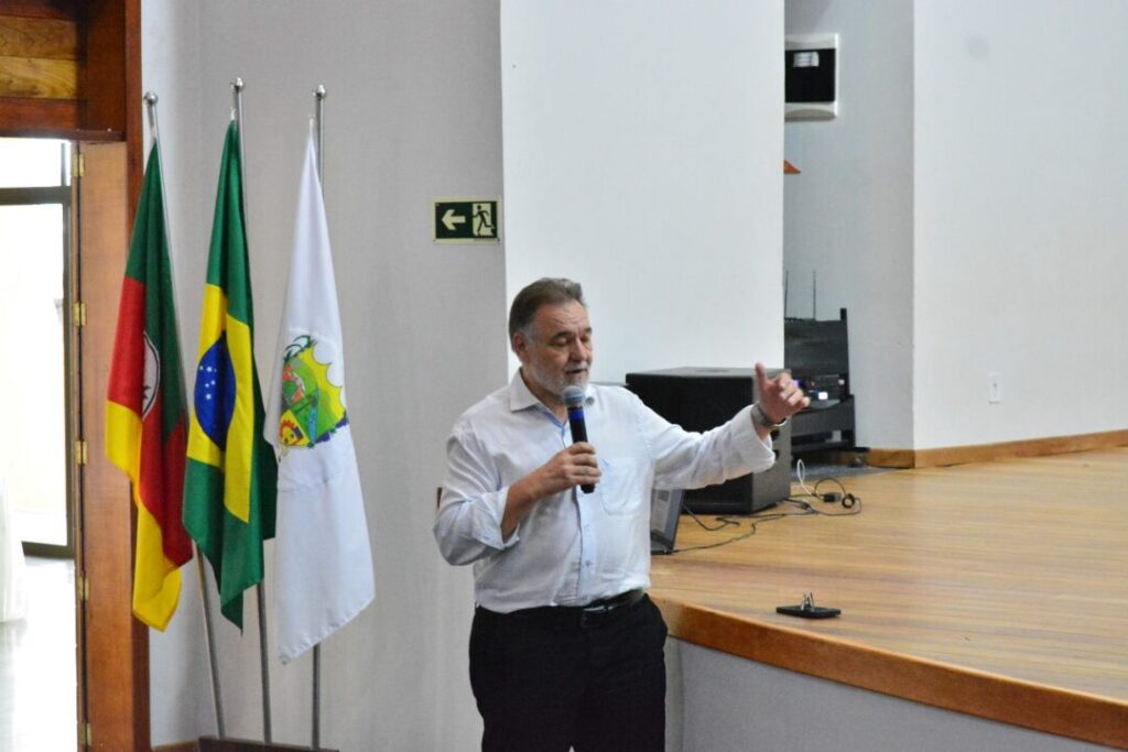 Fagundes Varela recebe, pelo segundo ano, a reunião do Parlamento Regional 4 Studio Notícias | Studio TV Fagundes Varela recebe, pelo segundo ano, a reunião do Parlamento Regional