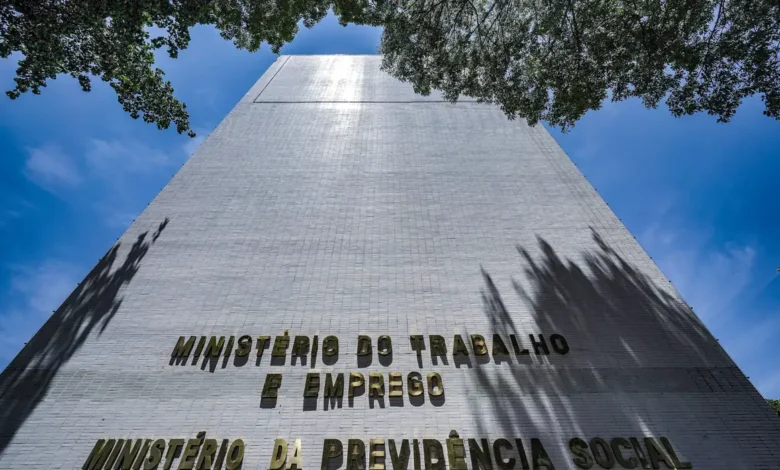 Studio Notícias | Studio TV Nova regra exige que empresas avaliem riscos à saúde mental no trabalho a partir de maio