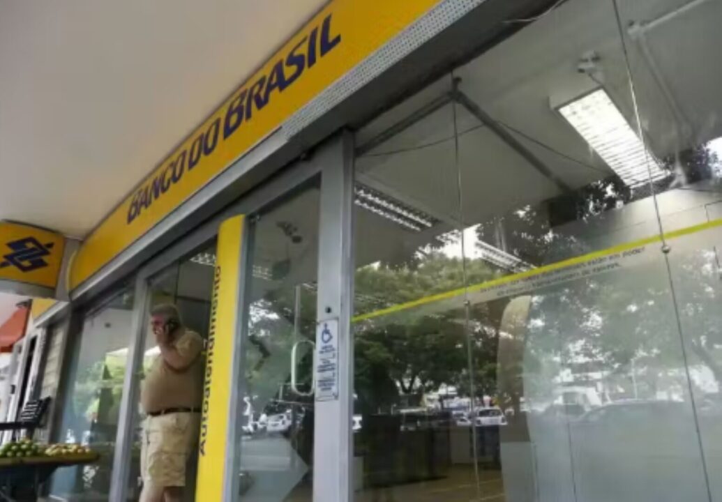 Banco do Brasil inicia devolução de R$ 20 milhões a clientes; veja como receber 1 Studio Notícias | Studio TV Banco do Brasil inicia devolução de R$ 20 milhões a clientes; veja como receber