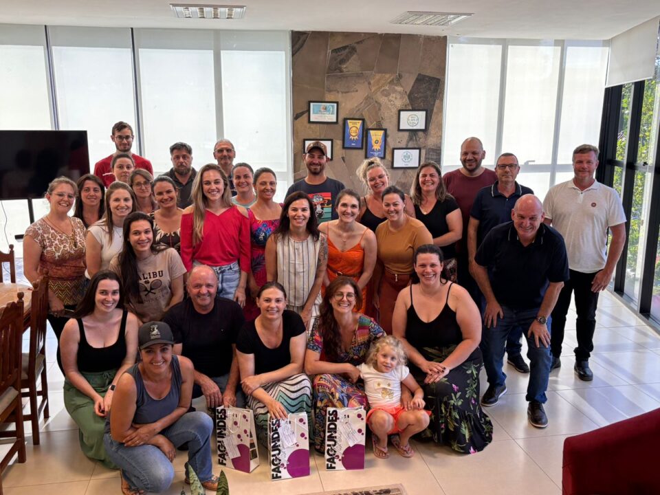 Momento de agradecimento aos colaboradores que deixam a Prefeitura de Fagundes Varela 1 Studio Notícias | Studio TV Momento de agradecimento aos colaboradores que deixam a Prefeitura de Fagundes Varela