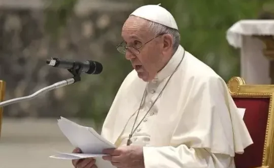 Studio Notícias | Studio TV Papa Francisco é internado após crise respiratória
