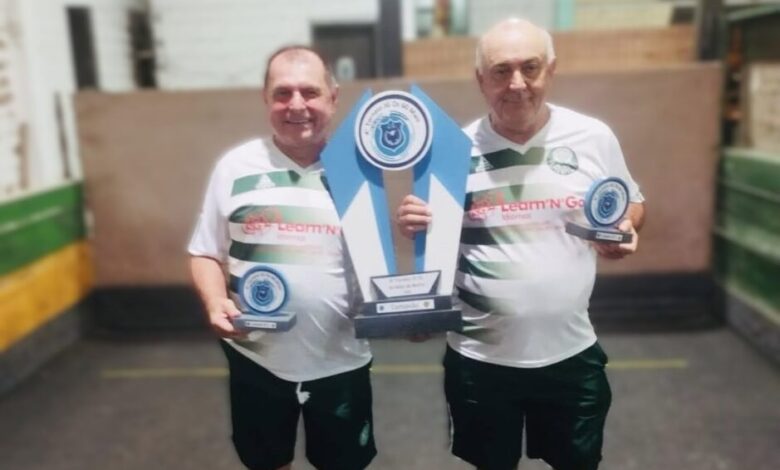 Studio Notícias | Studio TV Joel e Loio são campeões invictos no Campeonato de Duplas acima de 60 anos de Bocha 2025
