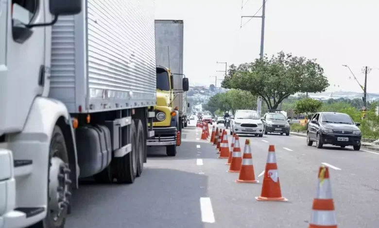 Studio Notícias | Studio TV Valor do diesel aumenta frete e vai pesar no preço dos alimentos