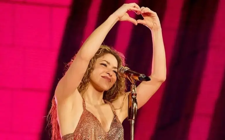 Shakira é hospitalizada no Peru e cancela show por problemas de saúde 1 Studio Notícias | Studio TV Shakira é hospitalizada no Peru e cancela show por problemas de saúde