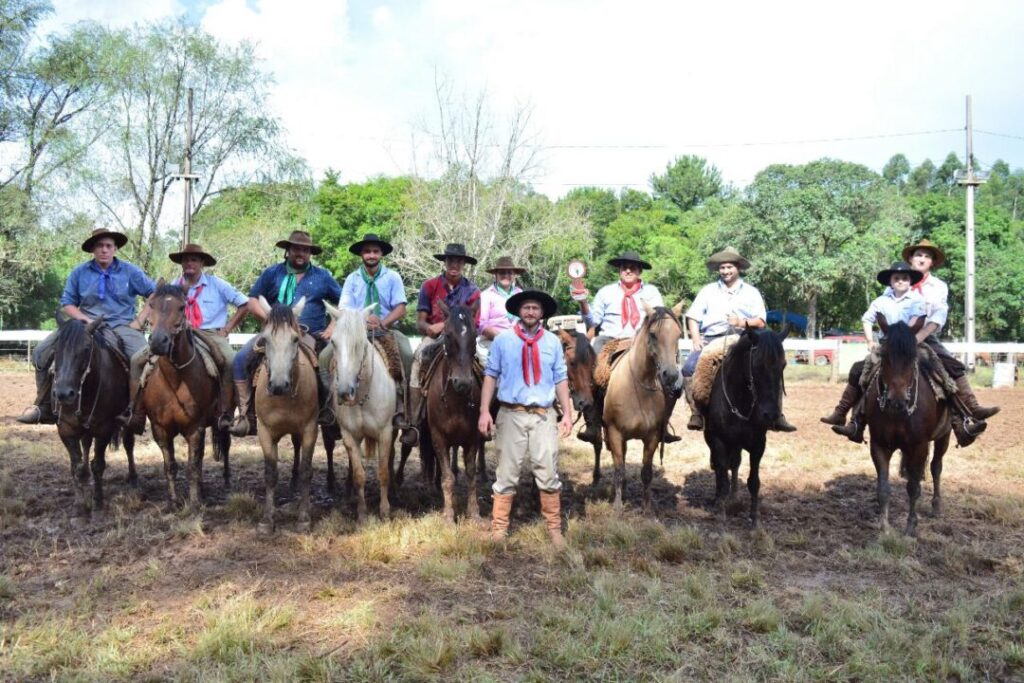 CTG Alma Nativa de Fagundes Varela conquista Troféu Exemplo de Gaúcho e homenageia Egídio Binda durante programação do 30º Rodeio Crioulo 2 Studio Notícias | Studio TV CTG Alma Nativa de Fagundes Varela conquista Troféu Exemplo de Gaúcho e homenageia Egídio Binda durante programação do 30º Rodeio Crioulo