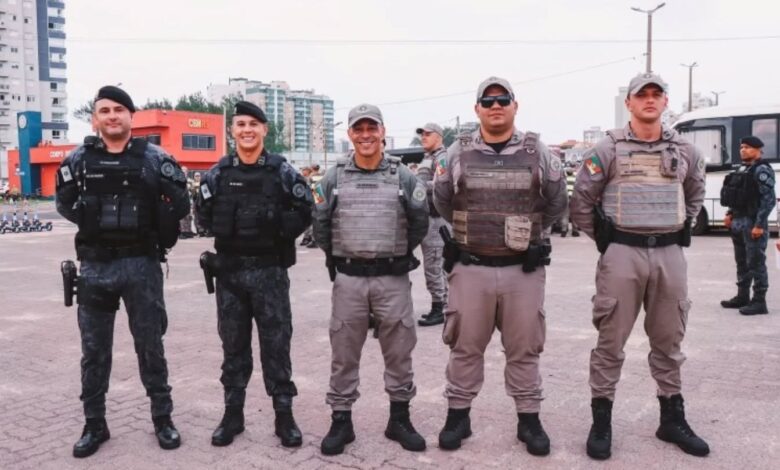 Studio Notícias | Studio TV Brigada Militar homenageia policiais que resgataram menina mantida em cárcere privado em Tramandaí