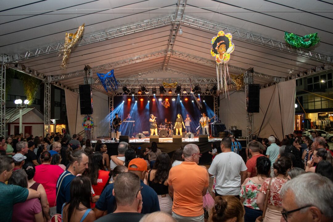 Carnaval de Prata 2025 anima Nova Prata com muita música e diversão 1 Studio Notícias | Studio TV Carnaval de Prata 2025 anima Nova Prata com muita música e diversão