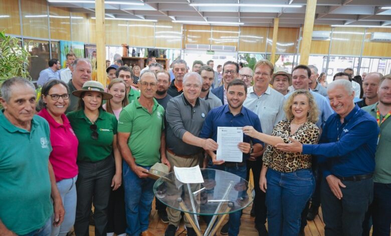 Studio Notícias | Studio TV Com R$ 22,1 milhões em pedidos, Estado celebra primeiros contratos do Programa de Sementes e Mudas Forrageiras