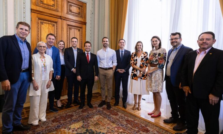 Studio Notícias | Studio TV Governador se reúne com representantes da Itália para tratar da celebração dos 150 anos da imigração e de novas parcerias