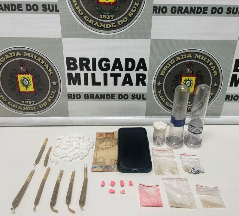Studio Notícias | Studio TV Brigada Militar prende jovem com drogas durante operação de carnaval em Nova Araçá