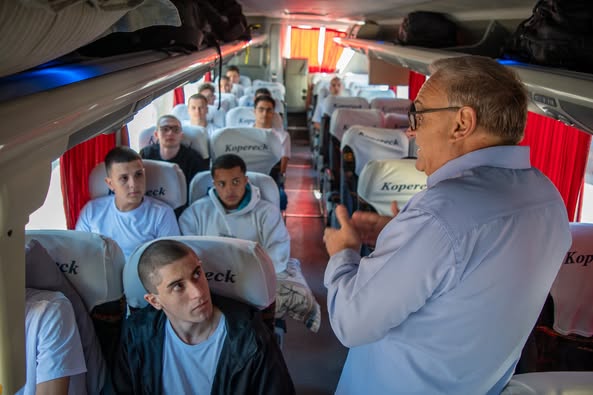 Jovens de Nova Prata embarcam para o serviço militar em São Gabriel 3 Studio Notícias | Studio TV Jovens de Nova Prata embarcam para o serviço militar em São Gabriel