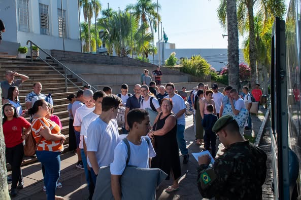 Jovens de Nova Prata embarcam para o serviço militar em São Gabriel 2 Studio Notícias | Studio TV Jovens de Nova Prata embarcam para o serviço militar em São Gabriel