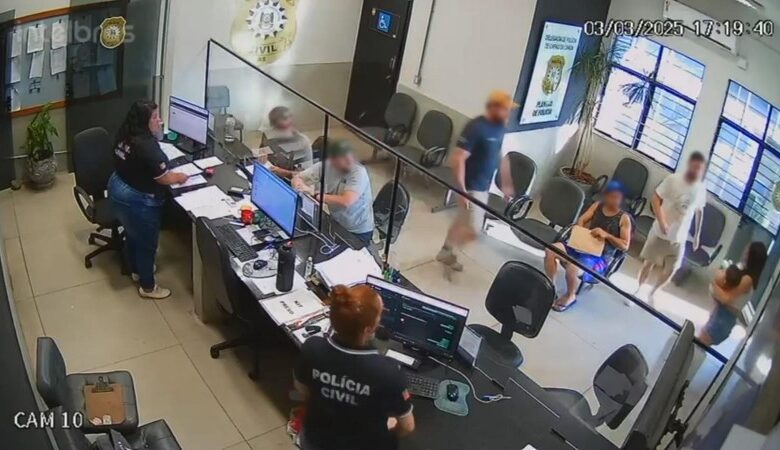 Studio Notícias | Studio TV Policial Civil salva criança de 2 anos vítima de afogamento em Capão da Canoa