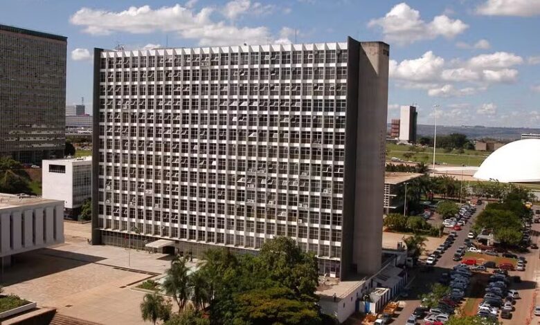 Studio Notícias | Studio TV Concurso do Superior Tribunal Militar oferece 80 vagas com salários de até R$ 14,8 mil