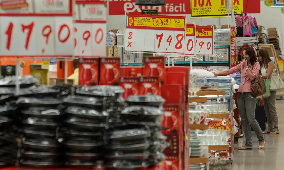 Studio Notícias | Studio TV Clima e foco em exportação explicam alta de alimentos no longo prazo