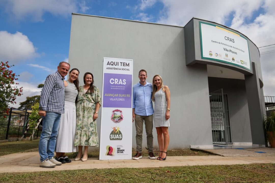 Secretário estadual de Assistência Social visita Vila Flores 1 Studio Notícias | Studio TV Secretário estadual de Assistência Social visita Vila Flores