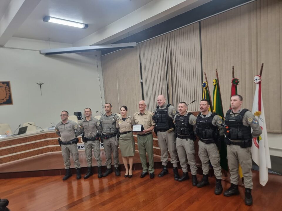 Câmara de Vereadores homenageia 1º Sargento da Brigada Militar em Nova Bassano 1 Studio Notícias | Studio TV Câmara de Vereadores homenageia 1º Sargento da Brigada Militar em Nova Bassano