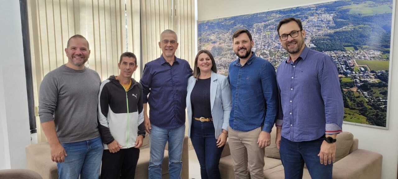 Prefeito de Veranópolis recebe vice-prefeito de Casca para troca de experiências entre gestões municipais 1 Studio Notícias | Studio TV Prefeito de Veranópolis recebe vice-prefeito de Casca para troca de experiências entre gestões municipais