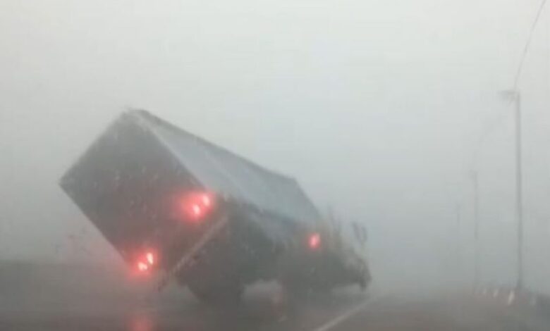 Studio Notícias | Studio TV Vento chegou a 111 km/h durante temporal em Porto Alegre