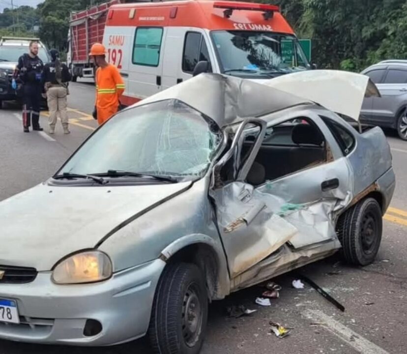 Acidente entre carro e caminhão mobiliza atendimento na BR-470 em Garibaldi 1 Studio Notícias | Studio TV Acidente entre carro e caminhão mobiliza atendimento na BR-470 em Garibaldi
