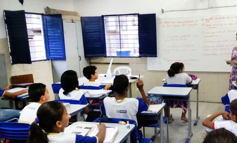 Studio Notícias | Studio TV Aprendizagem na educação básica ainda não retomou níveis pré-pandemia