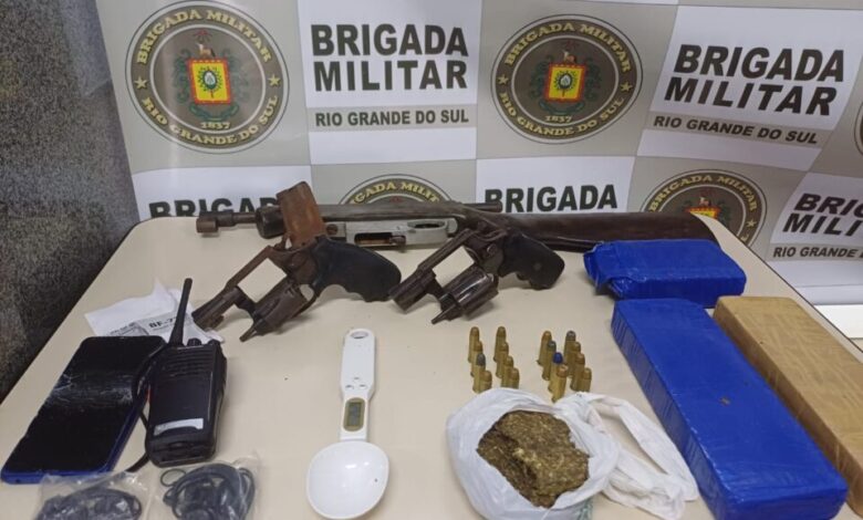 Studio Notícias | Studio TV BM prende suspeitos por tráfico e porte ilegal de arma durante Operação Cerco Fechado em Lagoa Vermelha