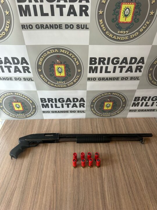 Brigada Militar apreende espingarda calibre 12 em ação no bairro Vila Nova, em Bento Gonçalves 1 Studio Notícias | Studio TV Brigada Militar apreende espingarda calibre 12 em ação no bairro Vila Nova, em Bento Gonçalves