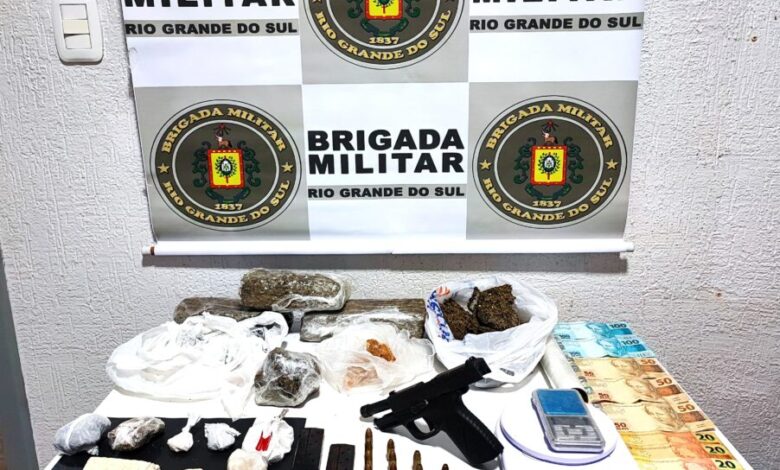Studio Notícias | Studio TV Brigada Militar prende dupla com drogas, arma de uso restrito e dinheiro em Serafina Corrêa