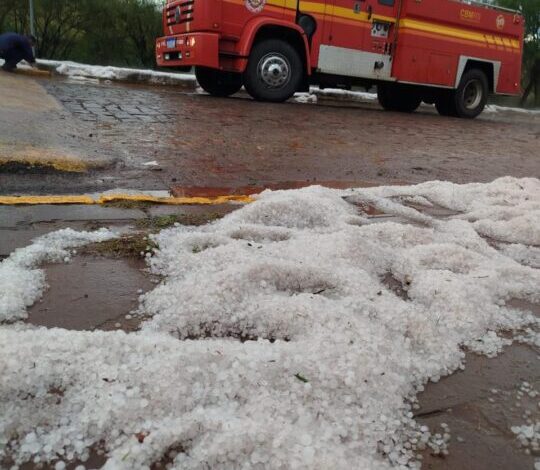 Studio Notícias | Studio TV Granizo em grande quantidade surpreende moradores de Vacaria