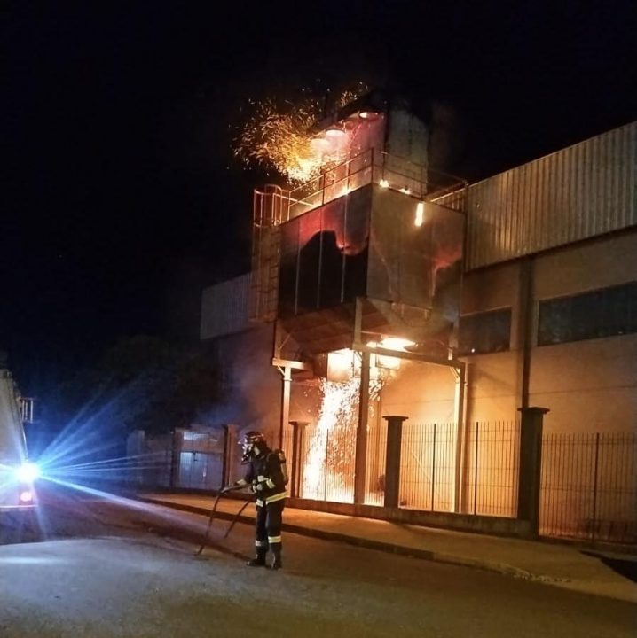 Studio Notícias | Studio TV Incêndio atinge setor de caldeira em empresa no bairro Alfândega, em Garibaldi