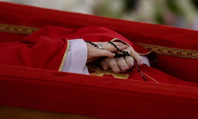 Studio Notícias | Studio TV Papa Francisco: velório é aberto ao público no Vaticano