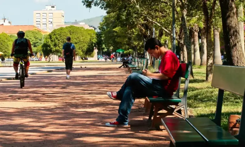 Studio Notícias | Studio TV Prepare o guarda-roupa: quarta-feira terá frio ao amanhecer e calor à tarde no RS