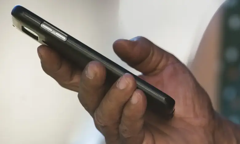 Studio Notícias | Studio TV Anatel: nove em cada dez brasileiros têm acesso à telefone celular