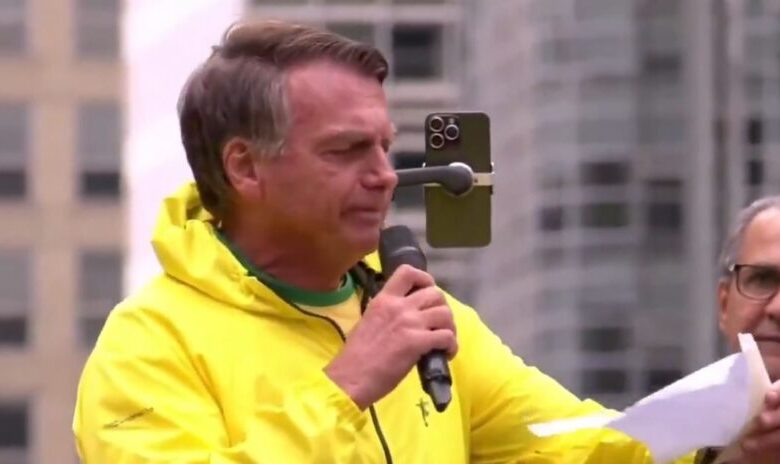 Studio Notícias | Studio TV Bolsonaro nega golpe e diz contar com “ajuda externa” em ato na avenida Paulista